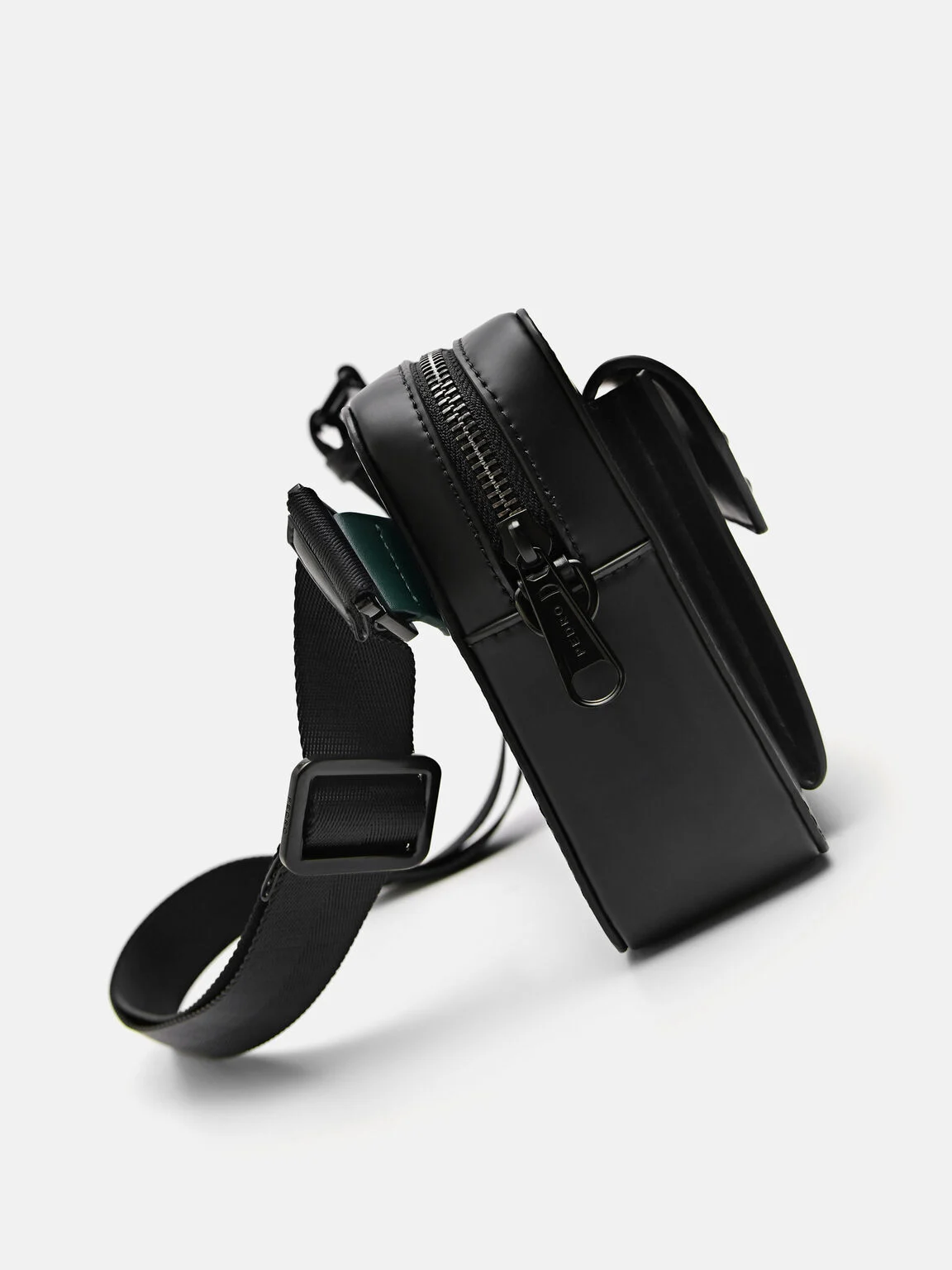 Túi đeo chéo phom chữ nhật hiện đại Sling - Đen - Ảnh 3